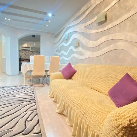 Ferienwohnung Алтын Булак 2 Almaty Exterior foto